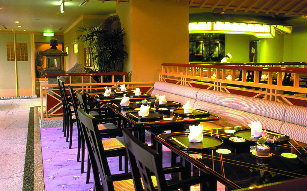 如何优化餐饮加盟店的管理工作，提升品牌竞争力