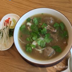上海美食探店 | Phoreal虹桥南丰城店 招牌牛肉汤河粉究竟好不好吃？用户评价与实拍解析