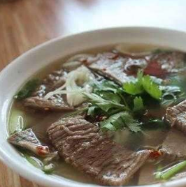 一碗牛得好牛肉汤，熬出的是人生百味
